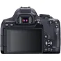 Canon EOS 850D DSLR kameros užpakalinė dalis su pasukamu liečiamuoju ekranu, valdymo mygtukais ir tekstūruota rankena patogiam naudojimui.