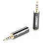 UGREEN 2.5mm male į 3.5mm female garso adapteris su auksu apdailintais jungtimis aukštos kokybės garso perdavimui, elegantiškas juodas dizainas.