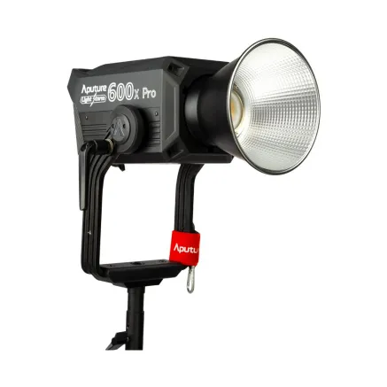Aputure LS 600x Pro bi-color 600W 2700K6500K Variable CCT 0-100 Dust & Water Resistant V-Mount