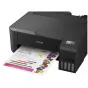 Epson EcoTank L8180 juodas rašalinis spausdintuvas su Wi‑Fi, spausdinantis spalvotą A3+ darbo lapą, su matomomis rašalo talpyklomis ir įjungtu maitinimo mygtuku.
