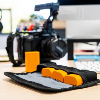 Kameru somas - Caruba Battery Holder Pro 4 pieces Black - ātri pasūtīt no ražotāja