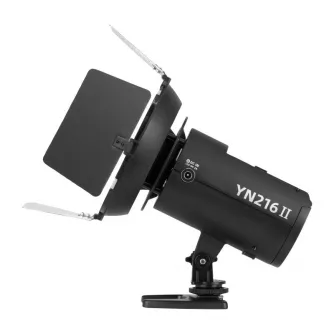 Yongnuo YN216 II LED lampa su reguliavimų krātų temperatūros, su pėdžiais ir dome difuzoriais, įkelta į cold shoe pamatą, parodžiam ant baltos fono Yongnuo YN216 II LED lampa su reguliavimų krātų temperatūros, su pėdžiais ir dome difuzoriais, įkelta į cold shoe pamatą, parodžiam ant baltos fono