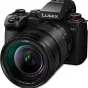 Panasonic LUMIX S5 Mark II su 24-105mm objektyvu - profesionali bezzidinio tipo kamera su pažangiu autofokusu ir vaizdo stabilizavimu