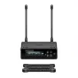Sennheiser EW-DP ME4 SET bevielis mikrofono imtuvas su dviem teleskopiniais antenomis, skaitmeniniu ekranu, valdymo mygtukais ir nuimama montavimo plokšte.