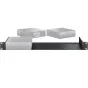 Blackmagic Universal Rack Shelf su optiniais į HDMI 12G ir HDMI į optinius 12G konverteriais, montuojamais ant juodo rack rėmo