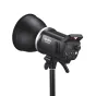 Godox MS300V F studijos blykstė su dideliu 60x90 cm minkštu difuzoriumi, sumontuota ant reguliuojamo šviesos stovo profesionaliai portretų ir produktų fotografijai