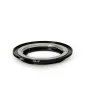 URTH objektyvo tvirtinimo adapteris: Olympus OM į Canon EF/EF-S - patikimas ir tvirtas dizainas su matinio juodo paviršiaus ir sidabriniu vidiniu žiedu.