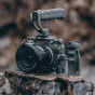 Falcam F22 & F38 Quick Release Camera Cage su FUJIFILM X-T4, su viršutiniu gripu ir šoniniu gripu, skirtas priedų montavimui.