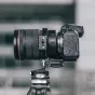 Falcam F22&F38&F50 Horizontal-To-Vertical Quick Release Circular Half Cage kamerų priedams, su sukamu žiedu ir užrakinimo sistema lengvai keisti kompozicijas.
