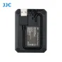 JJC USB Dual Battery Charger su prijungtu kabeliu, galinis vaizdas, įkrovimo indikatoriaus lemputės ir ventiliacijos angos