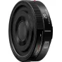Panasonic Lumix S 26mm f/8 objektyvas - kompaktiškas pilno kadro pancake objektyvas su rankiniu fokusavimu, idealiai tinka spontaniškam fotografavimui. Ypatybės f/8 diafragma, 26 mm fokusavimo atstumas ir lengvas dizainas.