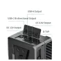 Artimas vaizdas Rolux Dynasty II 99Wh V-Mount akumuliatoriaus viršutinės panelės, kurioje yra USB-A, USB-C, DC 8.4V, DC 12V ir D-TAP prievadai su žaliais ženklais lengvai identifikavimui.