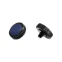 JJC Deluxe Soft Release Button SRB-BK Blue - Juodas apvalus fotoaparato priedas su mėlynu mikropluošto odos centru ir tekstūruotais kraštais, su varžtu tvirtinimu priekyje ir srieginiu jungtimi gale.
