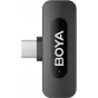 Boya BY-V10 V2 bevilnio laivelio mikrofonas siųstuvas su USB-C jungtimi, kompaktiškas dizainas ir aiškiai matomas BOYA logotipas