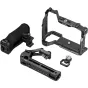 SMALLRIG 6026 Advanced Cage Kit for Sony Alpha 7 V/7R V/7 IV, su juosčiuoju top handle, aluminiumo karko, pėdą pėdį ir montažų įrankį, parodžiuos kaip atskyrus dalį.