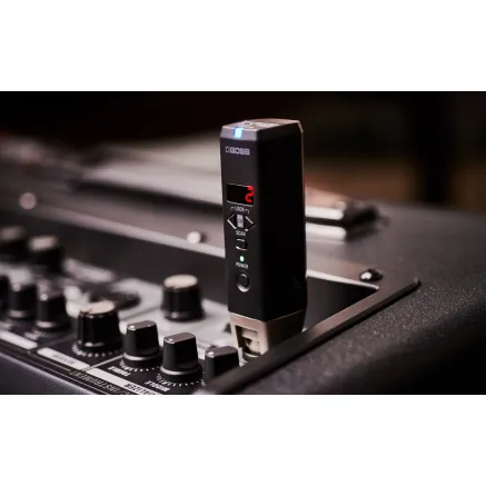 Roland BOSS WL-30XLR - Wireless system for XLR dynamic mics, 230ft range, 11h 