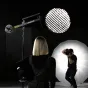 Westcott Easy Boom su 28 colių išsikišamu stiebu ir šviestuvu profesionalioje fotografijos studijoje