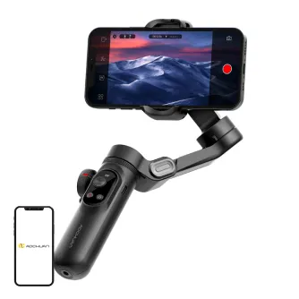 AOCHUAN X Pro Standard stabilizatorius juodos spalvos, laikantis smartphone, rodančio vaizdingą kraštovaizdį, išryškinant jo dizainą ir valdymo mygtukus ant rankenos.