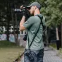 PGYTECH Camera Strap Master Wilderness Green diržas naudojimas su DSLR kamera, turintis ergonomišką peties padą ir greitą paleidimo sistemą profesionaliems fotografams.