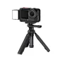 JJC LED NANO mini LED šviesa DJI Osmo Action 6 ir Osmo Nano kamerai su magnetiniu tvirtinimu, pastatyta ant mini statyvo stabiliam filmavimui