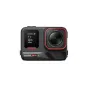 Insta360 Ace Pro 2 veiksmo kamera su Leica objektyvu, priekio rodančiu aktyvų lietimui jautrų ekraną ir 1/1.3 colio matricą, skirtą aukštos kokybės 8K vaizdo įrašymui