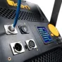 Ikan LBX10-POE dviejų spalvų studijos šviesos prietaiso užpakalinė pusė su PoE++ Ethernet ir DMX jungtimis, skaitmeniniu valdymo interfeisu bei įmontuotais kabliais ir barndoor sistema