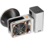 Zhiyun Molus X60 RGB Pro COB šviesos šaltinis su pažangiu aušinimo ventiliatoriumi ir dviem valdymo rankenėlėmis, kartu su mini reflektoriumi ir nešiojamu PD akumuliatoriaus bloku