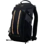 PolarPro RoadRunner 8L ultralekis kuprinė su šoniniu prieigą ir įmontuota lietaus apsauga, su rudais akcentais ir paminkštintomis petnešomis.