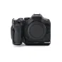 Tilta pusapvalkalas Canon R6 Mark III juodai spalvai - galinis ir šoninis vaizdas su Arca-Swiss plokšte ir prietaisų montavimo siūlais