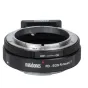 Metabones Canon FD į Canon RF T adapteris su nuimamu Arca tipo statyvu, vario konstrukcija ir flokine vidine dalimi prieš blizgesį