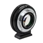 Metabones Canon FD į Fujifilm X-Mount Speed Booster ULTRA adapteris su 0.71x didinimu ir 5 elementų optine konstrukcija, su nuimamu Arca-tipo statyvu ir satininiu metaliniu korpusu.