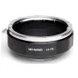 Metabones LS-PX adapteris Leica S kamerai prie Pentax 67 objektyvų su elektroniniu diafragmos valdymu, priekis rodantis precizišką vario konstrukciją ir satininį apdailą
