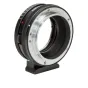 Metabones Nikon F į Canon RF adaptorius juodo matiniu apdailos šoninis vaizdas su bekliksinio diafragmos žiedu ir preciziškai gamintu varinio konstrukcijos