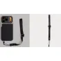 Moment juoda reguliuojama rankenos juosta su QuickLink jungtuvu, pritvirtinta prie mobiliojo fotoaparato korpuso, pagaminta iš tvirto nailono ir aliuminio užsegimų