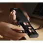 Ulanzi CR2 visų kortelių saugykla su įdėtomis SD ir microSD kortelėmis, rodantis dvigubus kortelių slotus ir įmontuotus USB/Type-C kabelius greitai perduoti duomenis