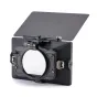 Tilta Mirage Pro 110mm matinio dėžutės komplektas su atidarytu anglies pluošto saulės apsauga, demonstruojantis filtrų laikiklius ir adapterį, skirtą įvairiems objektyvams.