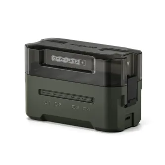 Tilta nešiojamoji įkrovimo stotis DMW-BLK22 su 4 baterijų vietomis, greitu 45W USB-C įkrovimu ir elegantišku dizainu su skaidriu dangčiu bei būsenos indikatoriais. Tilta nešiojamoji įkrovimo stotis DMW-BLK22 su 4 baterijų vietomis, greitu 45W USB-C įkrovimu ir elegantišku dizainu su skaidriu dangčiu bei būsenos indikatoriais.