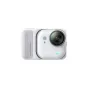 Insta360 GO Ultra baltos spalvos veiksmo kamera viršus su magnetiniu tvirtinimu ir kompaktišku dizainu