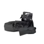 CamRade wetSuit PXW-FS7 Mark II vandeniui atsparus dangtis Sony PXW-FS7M2 kamerai su įtrauktu saugykliniu maišu, demonstruojantis minkštą audinio apsaugą ir aiškų ekrano matomumą.