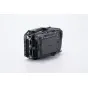 Tilta pilnos Canon C50 kameros narvas - tvirtas juodos narvo dizainas su moduline konstrukcija, vaizdas iš užpakalio ir šono, rodantis HDMI/USB-C tvirtinimus, Arca-stiliaus pagrindinę plokštę ir priedų montavimo taškus
