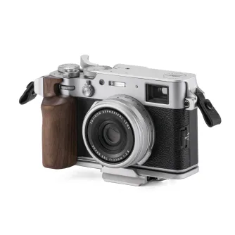Tilta senovinės kameros tiltas Fujifilm X100VI su riešutmedžio rankena, nykštuko stabilizatoriumi ir odine juostos tvirtinimo priemone - kompaktiškas sidabrinis kelionių komplektas Tilta senovinės kameros tiltas Fujifilm X100VI su riešutmedžio rankena, nykštuko stabilizatoriumi ir odine juostos tvirtinimo priemone - kompaktiškas sidabrinis kelionių komplektas