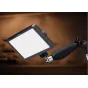 Ulanzi K6500 studijos magnetinė Bluetooth vaizdo šviesa su tuščiu ekranu, guminėmis rankenomis ir 1/4 colio sriegio tvirtinimu, pabrėžianti jos kompaktišką dizainą ir tvirtinimo mechanizmą.