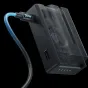 Ulanzi PA03 NP-F montavimo plokštė su permatomu dangteliu, atskleidžiančiu vidinius komponentus, prijungta per USB-C 30W kabelį greitai įkrovimui, turinti kelis išėjimo portus ir saugias montavimo skyles.