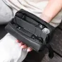 Ulanzi PK-04 nešiojimo maišas atidarytas vaizdas su organizuotais DJI Osmo Pocket 3 priedų skyriumi