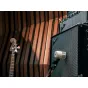 Universal Audio SD-5 dinaminis mikrofonas su superkardioidiniu modeliu ir reguliuojamu laikikliu, puikiai tinkantis aukšto SPL garso įrašymui, tokiems instrumentams kaip bosinė gitara ir būgnai, studijose ir koncertuose.