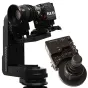 VariZoom VZCINEMAPRO-K4 nuotolinė galvos sistema su RED kamera, rodanti profesionalų pan/tilt/zoom/fokuso valdymą ir ergonomišką Pro Jibstick valdymo pultą kinematografinės precizijos reikmėms