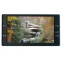 Varizoom VZTFT7 7 colų LCD vaizdo monitorius su ryškiu ekranu, rodančiu vaizdą su medine konstrukcija virš krioklio, apsupta rudens lapijos, tinkamas kamerai ar lauko stebėjimui su NTSC/PAL palaikymu.