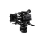 Profesinė kino kamera Blackmagic Design URSA Cine 12K LF 100G ant tvirto trikojio, su dideliu 7 colų jutikliniu ekranu, objektyvo tvirtinimo zona ir tvirtu dizainu aukštos kokybės filmavimui.