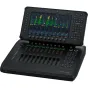 Blackmagic Design Fairlight Live Audio Panel 10 su atidarytu dangteliu, rodančiu priekį, su 10 motorizuotais faderiais, liečiamu ekranu ir profesionaliais garso mikšimo valdymo elementais