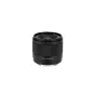 Viltrox AF 14mm f/4.0 FE ultraplotis objektyvas su pritaisytu objektyvo skydeliu, rodantis kompaktišką dizainą ir patvarų metalinį montavimą pilno kadro kameroms